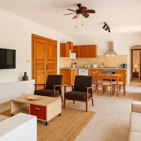 Villa Cedrus